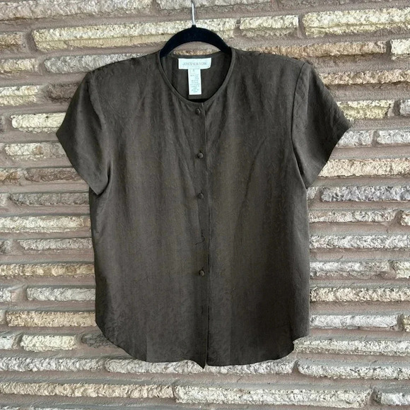 Jones New York 100% Silk Brown Textured Floral Short Sleeve Blouse Size 6 - Picture 6 of 6